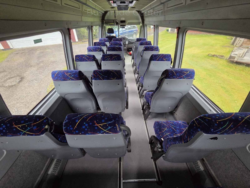 VOLKSWAGEN CRAFTER AUTOMET // 23seats