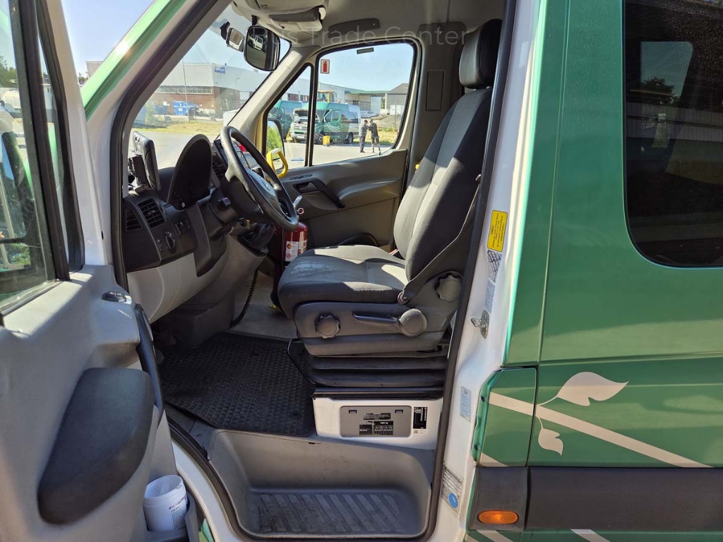 VOLKSWAGEN CRAFTER 50 SKÅP LR