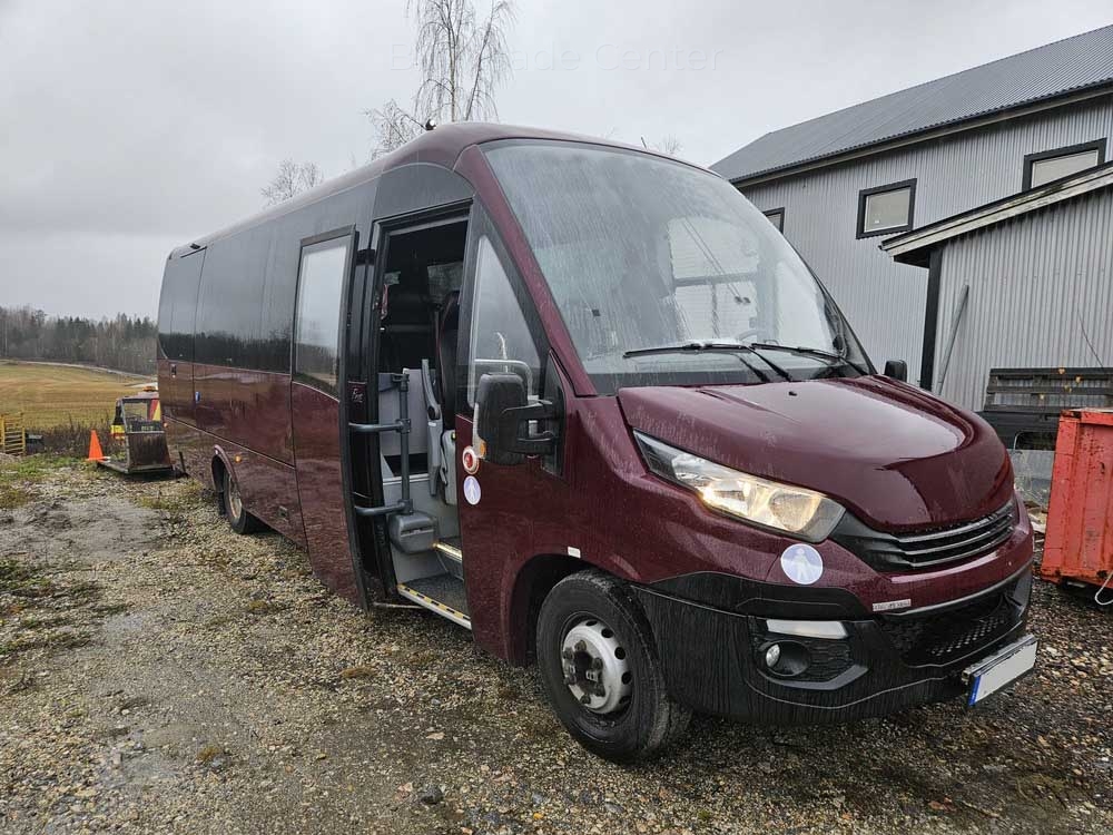 IVECO ROSERO FIRST 70C18