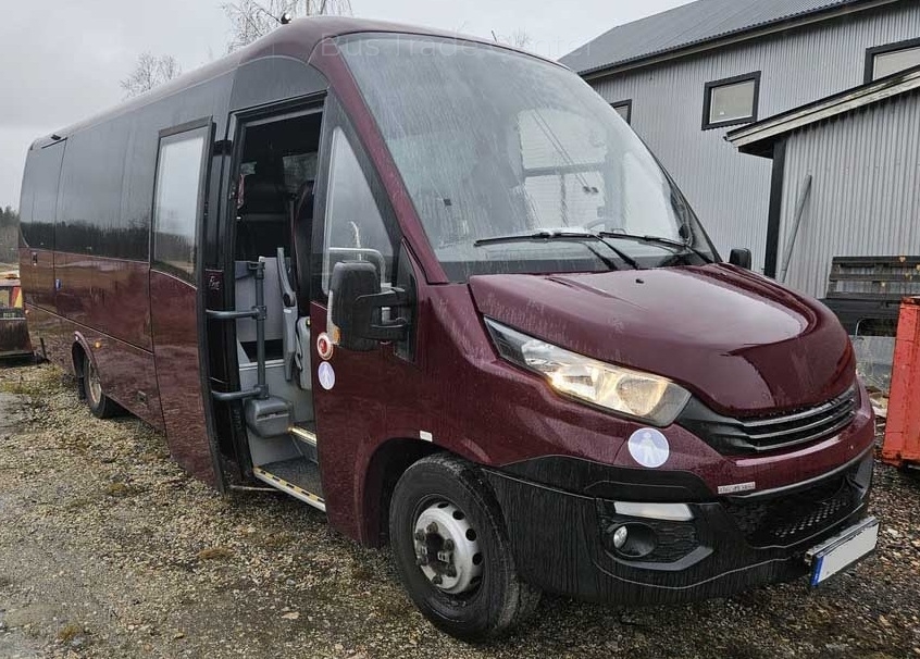 IVECO ROSERO FIRST 70C18