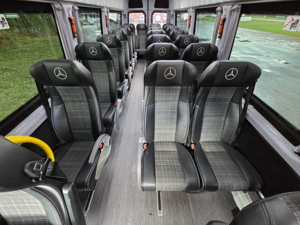 MERCEDES SPRINTER 516 CDI // 24seats
