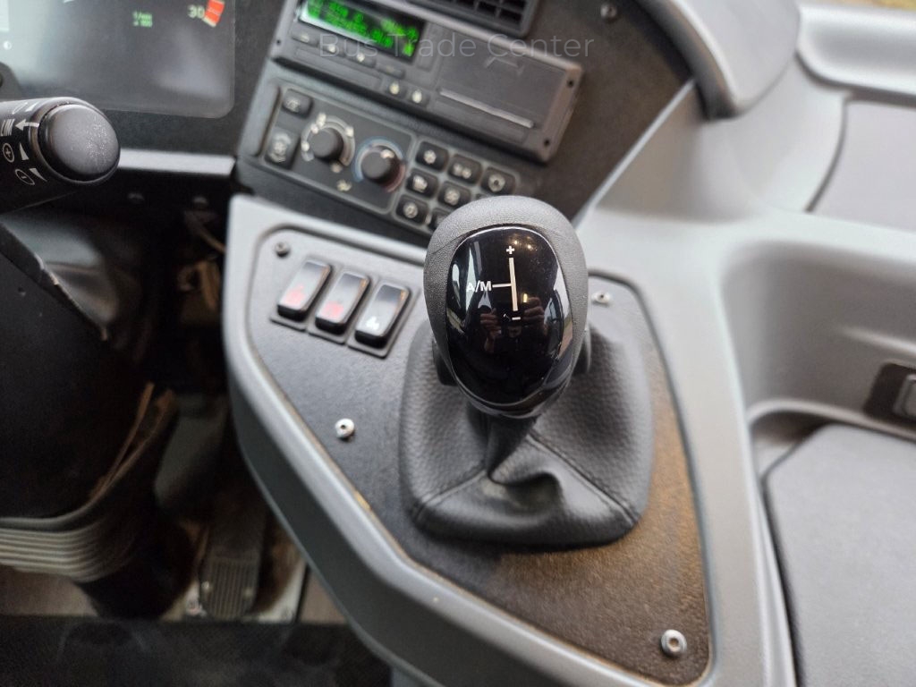 MERCEDES Intouro 633 01